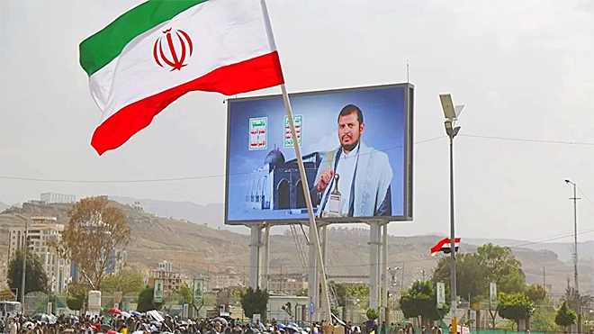 تقرير: إيران تحتفظ باستخدام ورقة صنعاء إلى "النسق الثالث"